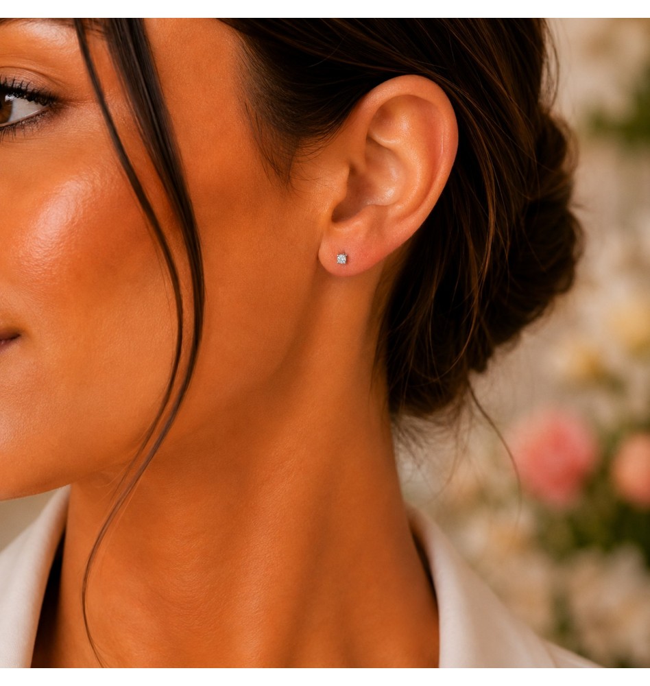 Par de pendientes essential oro blanco y diamantes 0,04